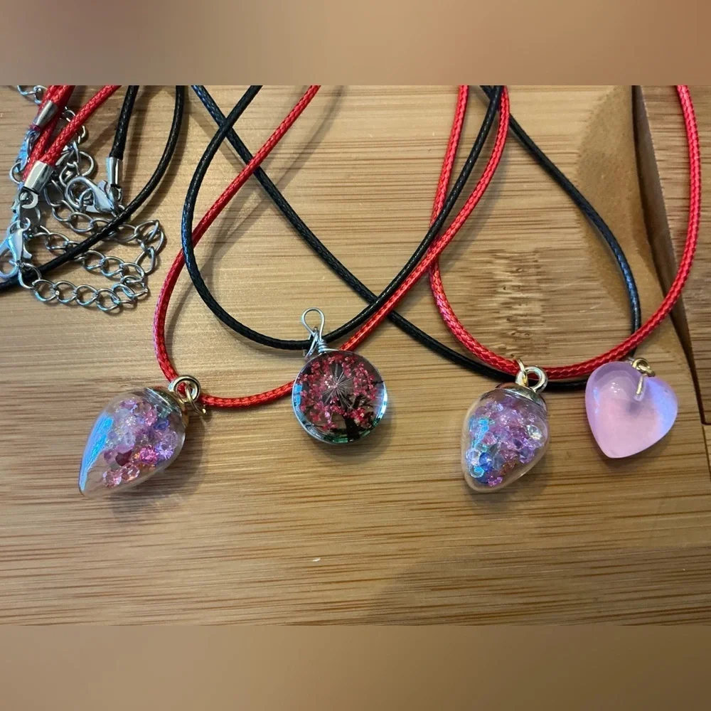 Set of 4 Pendant Necklace